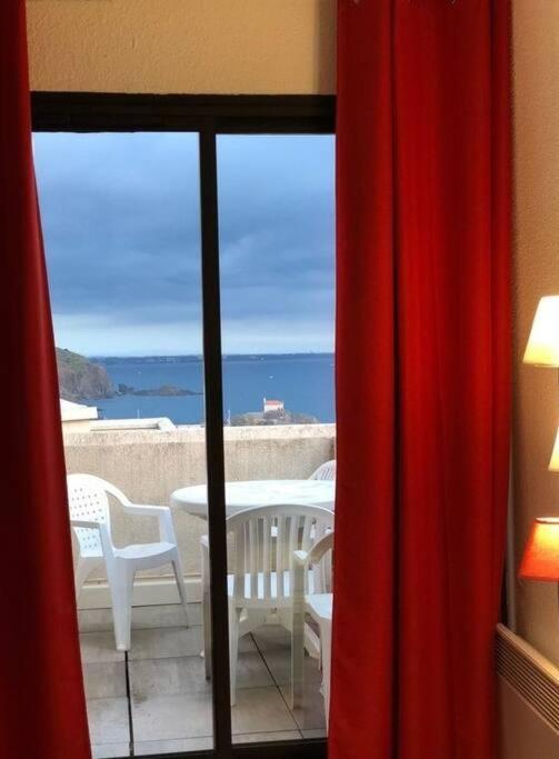 Location Vue Mer Du Samedi Au Samedi, Clim, Parking, Piscine, Plage Collioure Exterior photo